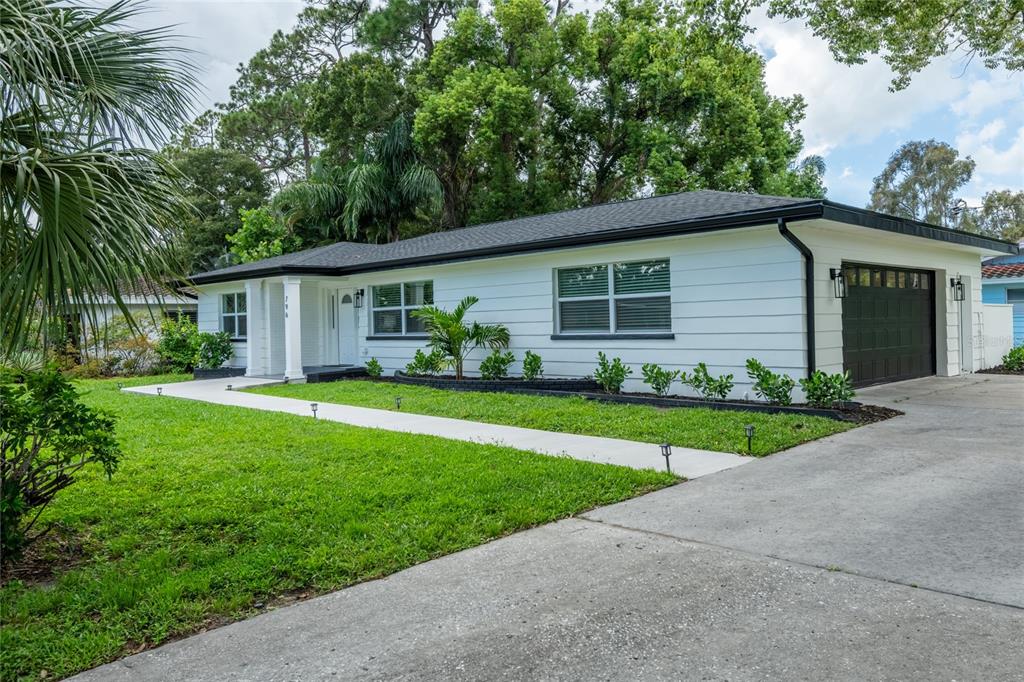 796 PINEWOOD DRIVE, DUNEDIN, FL — photo 2 of 30