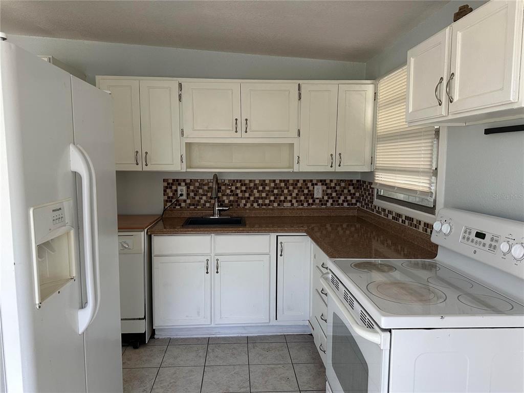 9571 83RD STREET, SEMINOLE, FL — photo 3 of 10