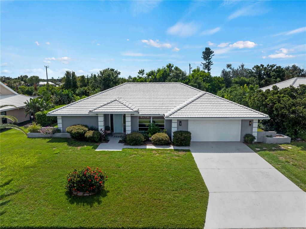 523 WARWICK DRIVE