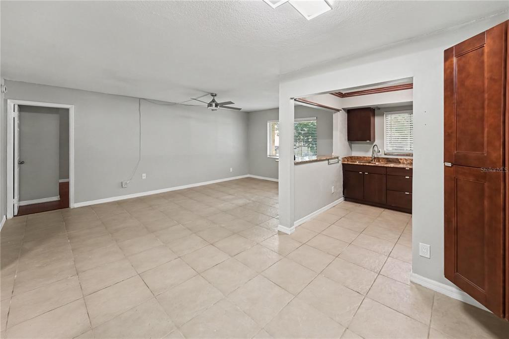 4450 40TH AVENUE N UNIT D12, ST PETERSBURG, FL — photo 5 of 23