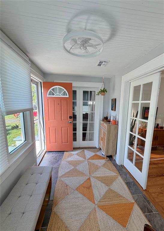 4623 IRIS STREET N, ST PETERSBURG, FL — photo 4 of 31