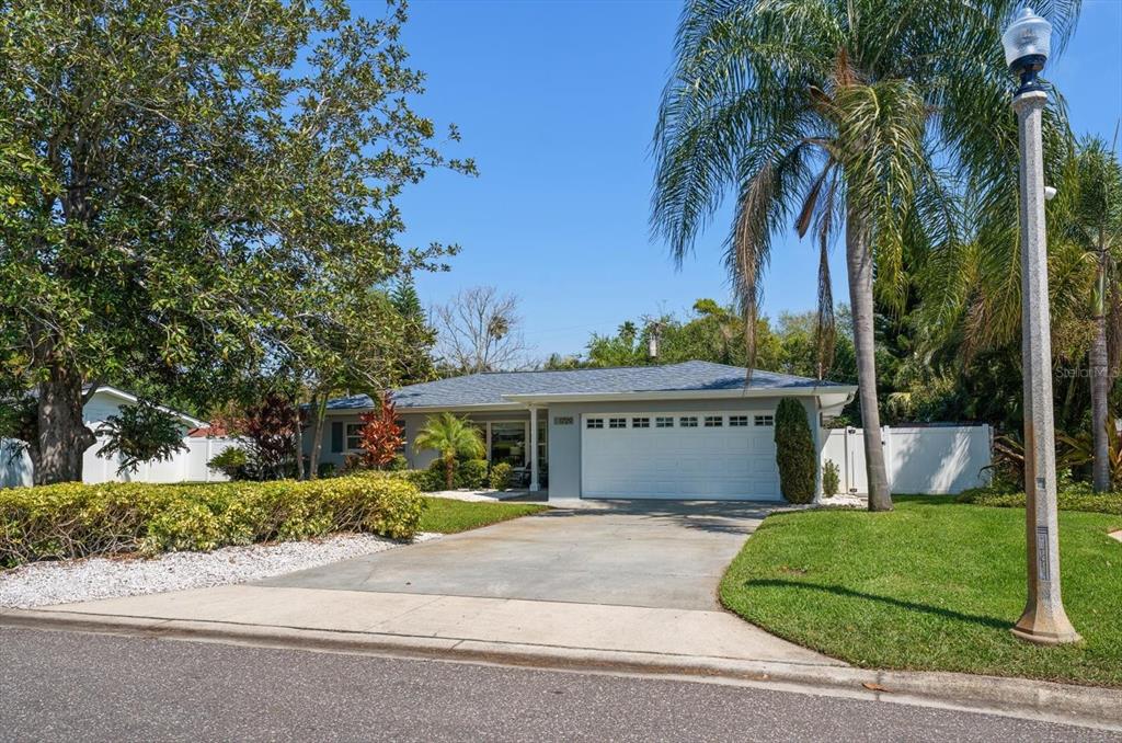 1729 LAURIE LANE