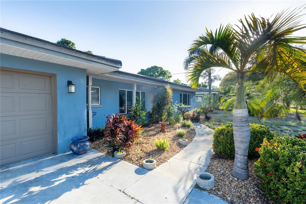 33 SOUTHWIND DRIVE
