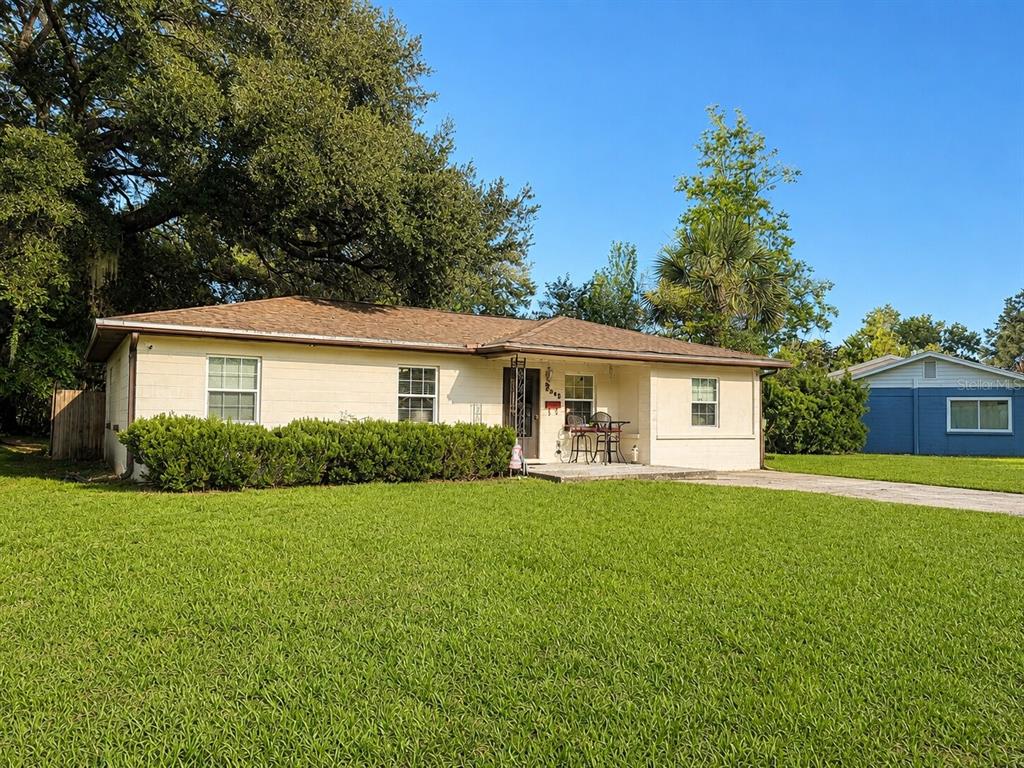 3142 HENDERSON CIRCLE W