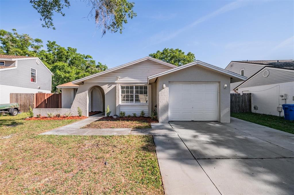 4903 TRASKWOOD COURT
