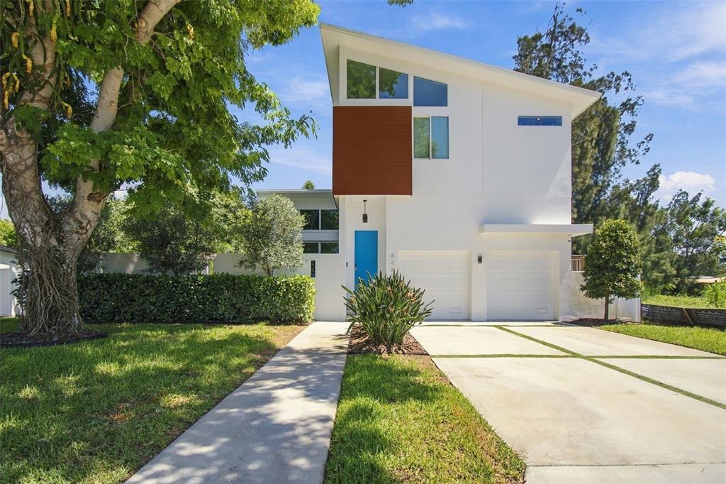 4440 POMPANO DRIVE SE