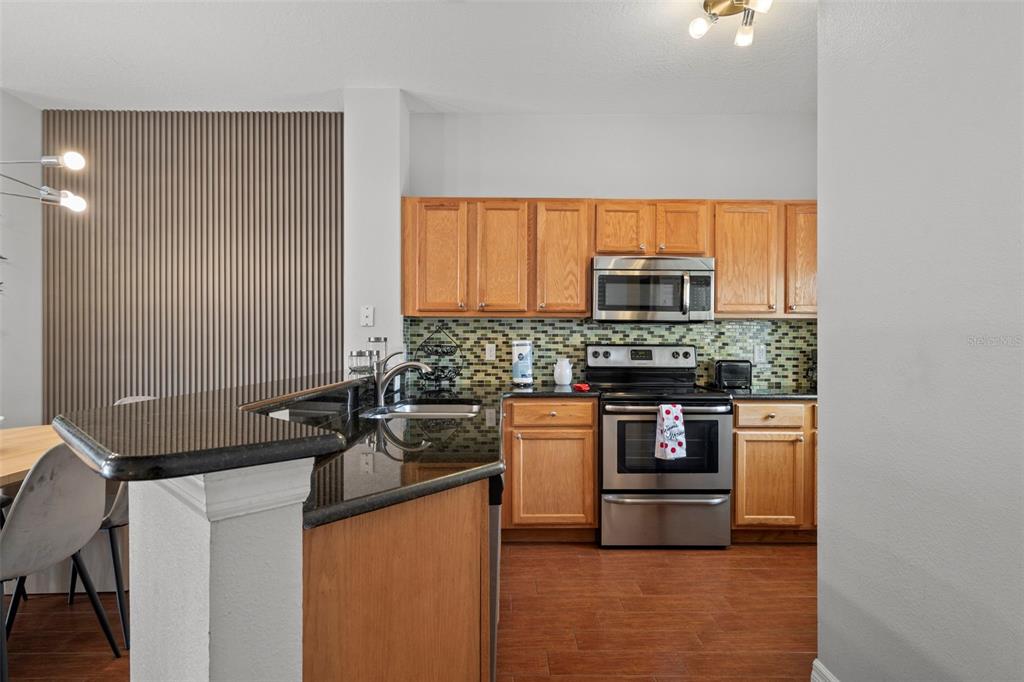 8581 BAY LILLY LOOP, KISSIMMEE, FL — photo 4 of 27