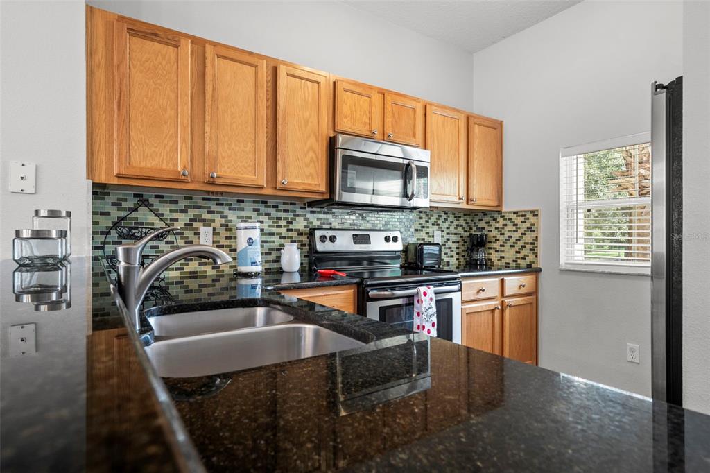 8581 BAY LILLY LOOP, KISSIMMEE, FL — photo 5 of 27