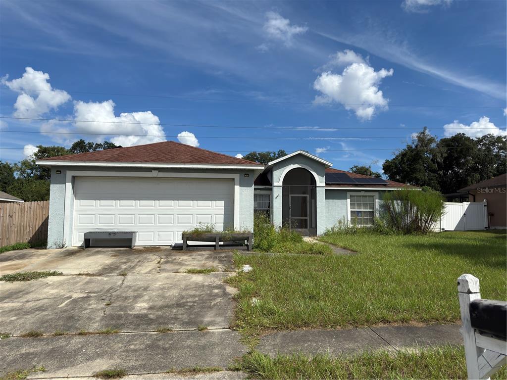 871 LAKE JACKSON CIRCLE
