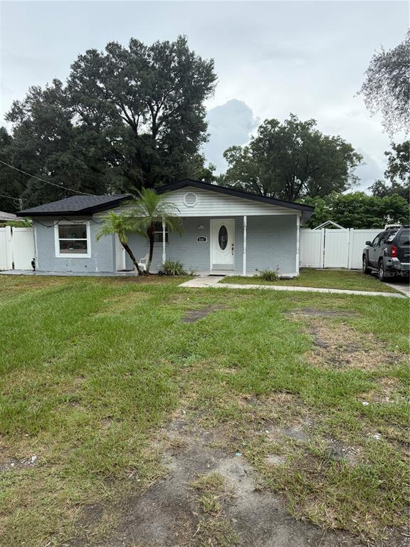 8501 N PACKWOOD AVENUE, TAMPA, FL — photo 3 of 30
