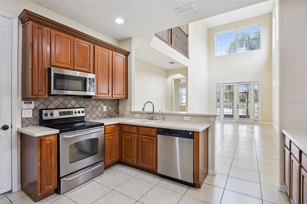 551 TERRACE SPRING DRIVE, ORLANDO, FL — photo 5 of 36