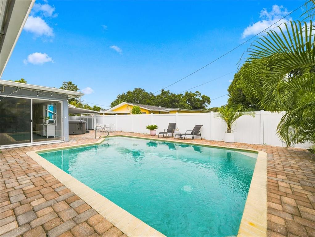 1700 DUNCAN COURT, CLEARWATER, FL — photo 5 of 30