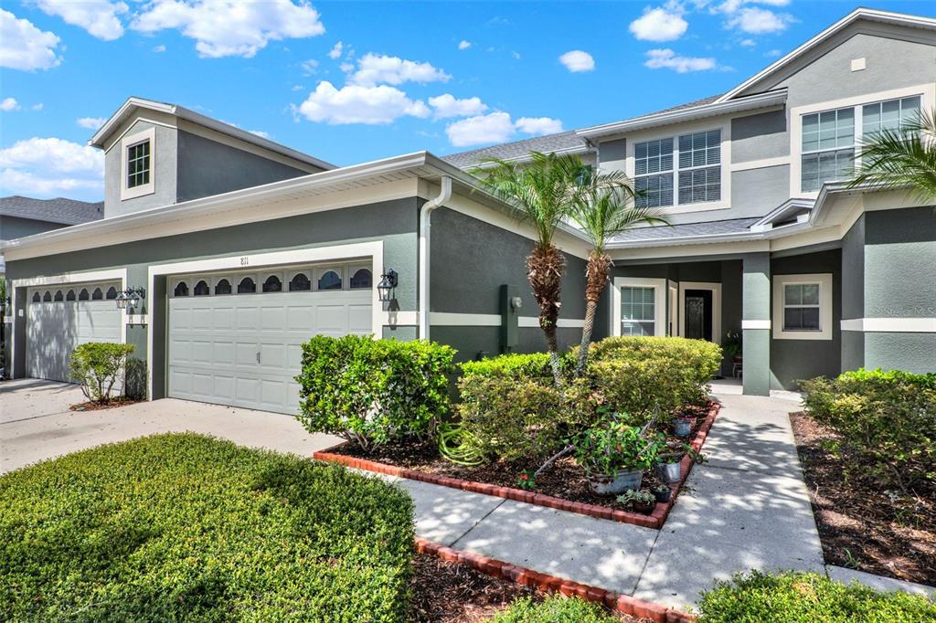 811 FEATHERSTONE LANE