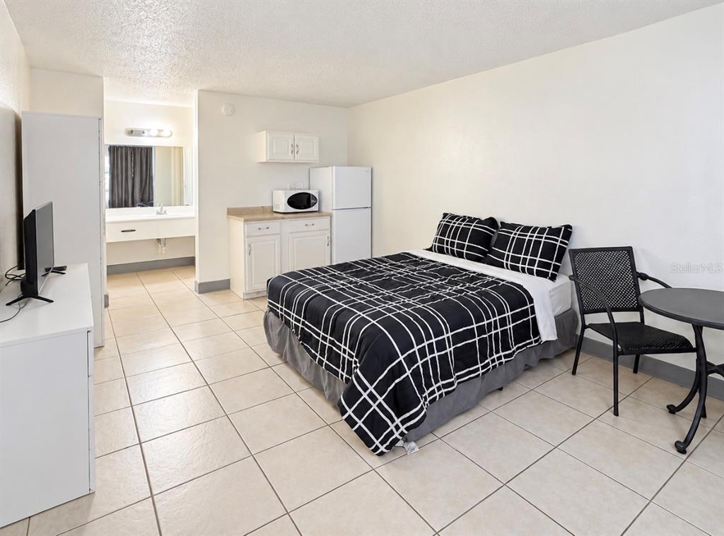7900 S ORANGE BLOSSOM TRAIL UNIT 2002, ORLANDO, FL — photo 3 of 9