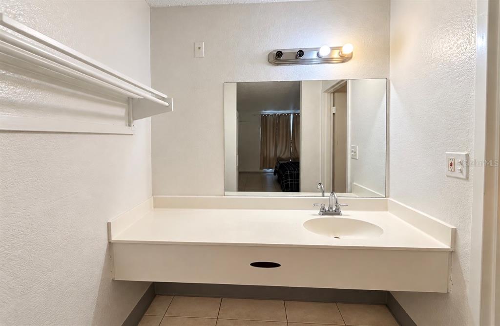 7900 S ORANGE BLOSSOM TRAIL UNIT 2002, ORLANDO, FL — photo 4 of 9