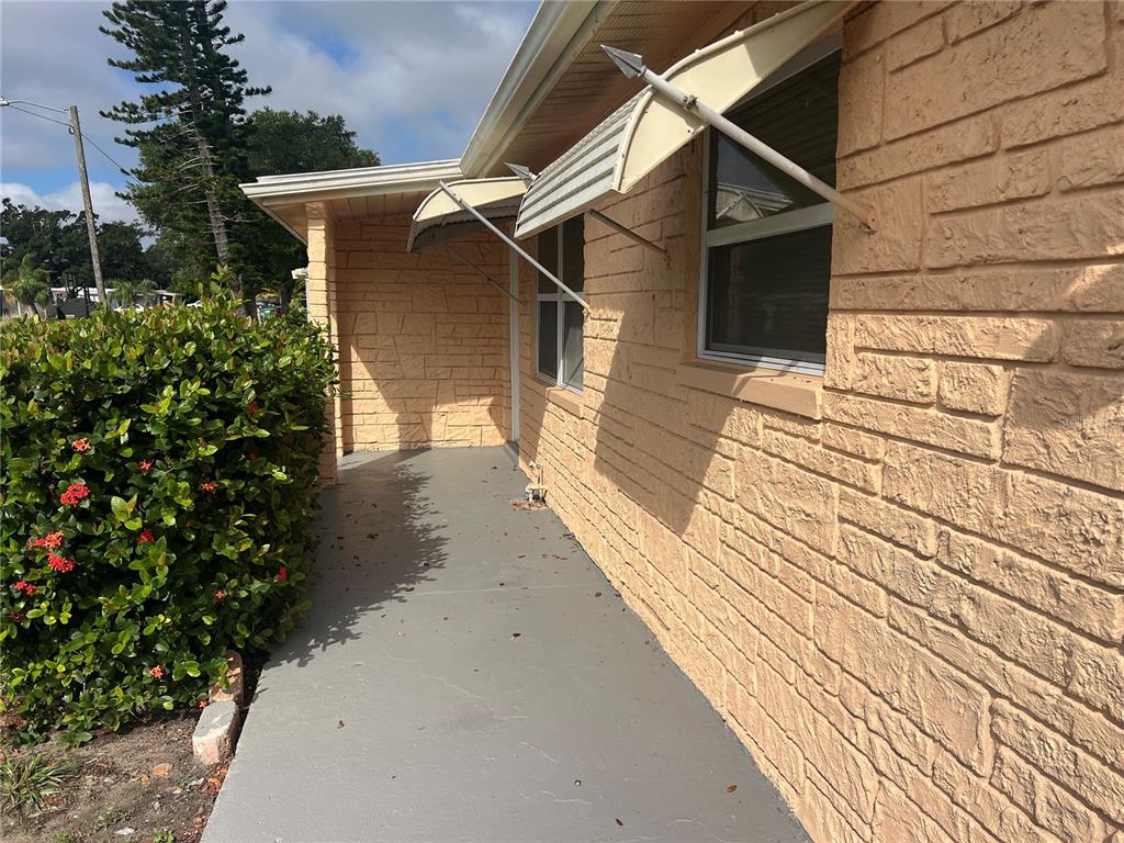 10435 114TH TERRACE N, LARGO, FL — photo 2 of 13