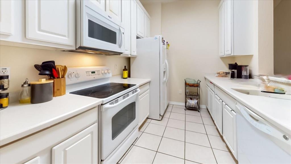 8304 PORTOFINO DRIVE UNIT 103, DAVENPORT, FL — photo 5 of 29