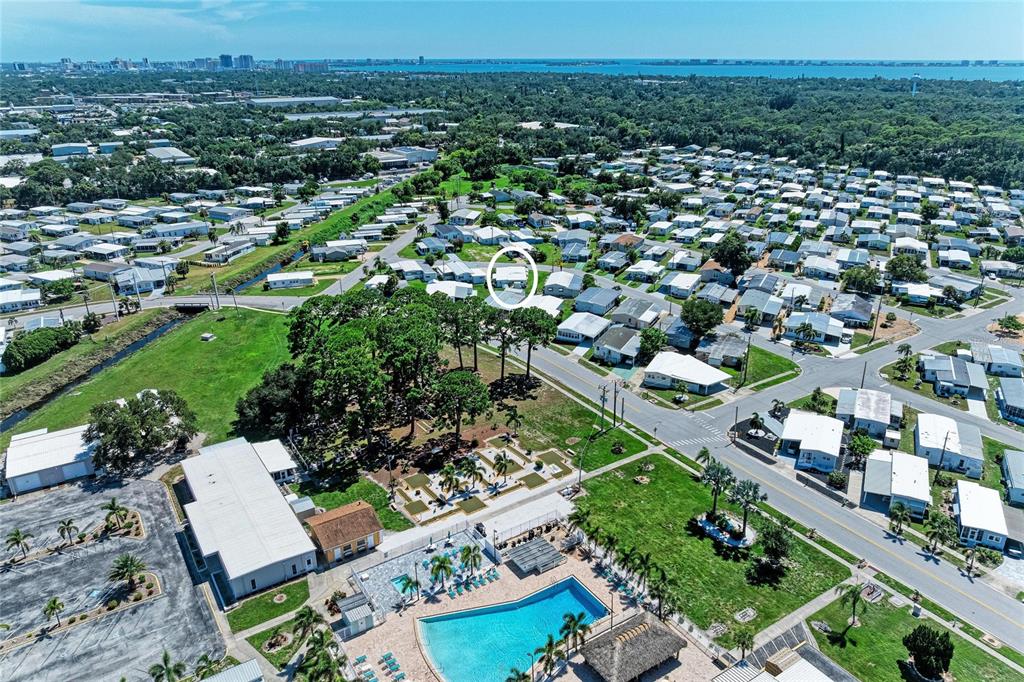 4924 OAKLAND HILLS AVENUE, SARASOTA, FL — photo 5 of 85