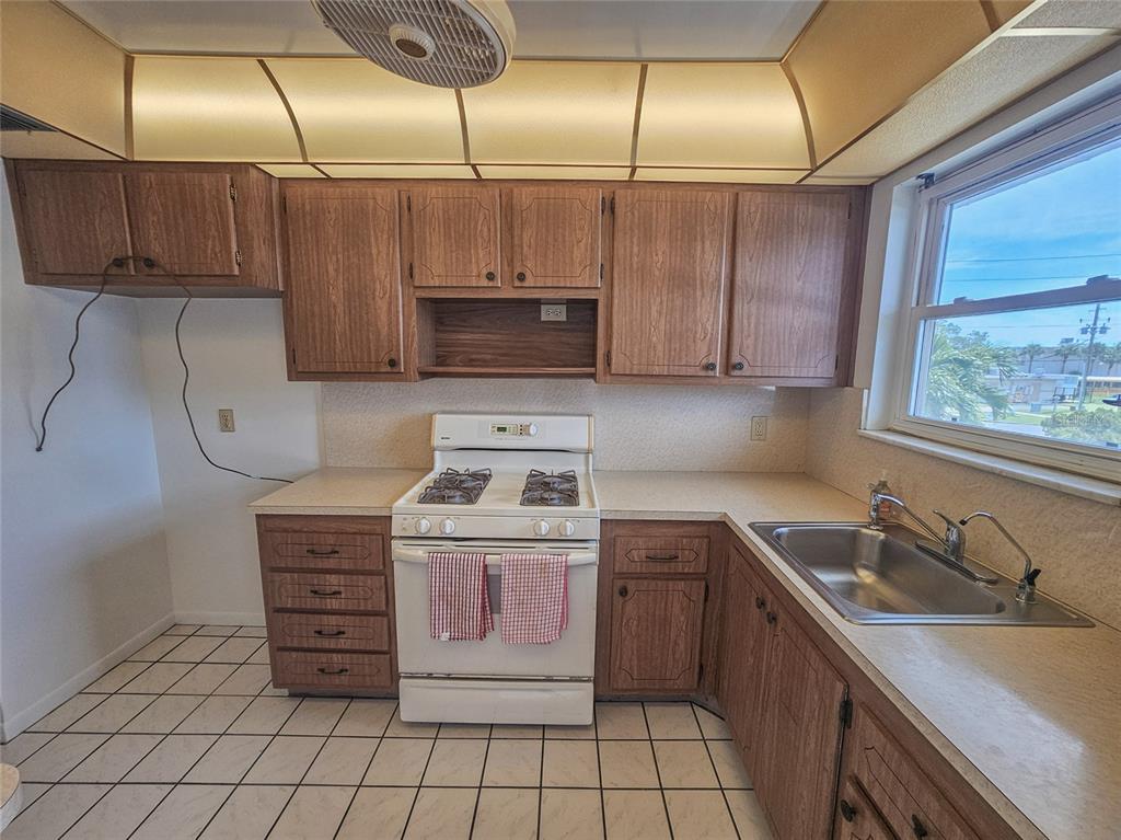3128 59TH STREET S UNIT 203, GULFPORT, FL — photo 3 of 27