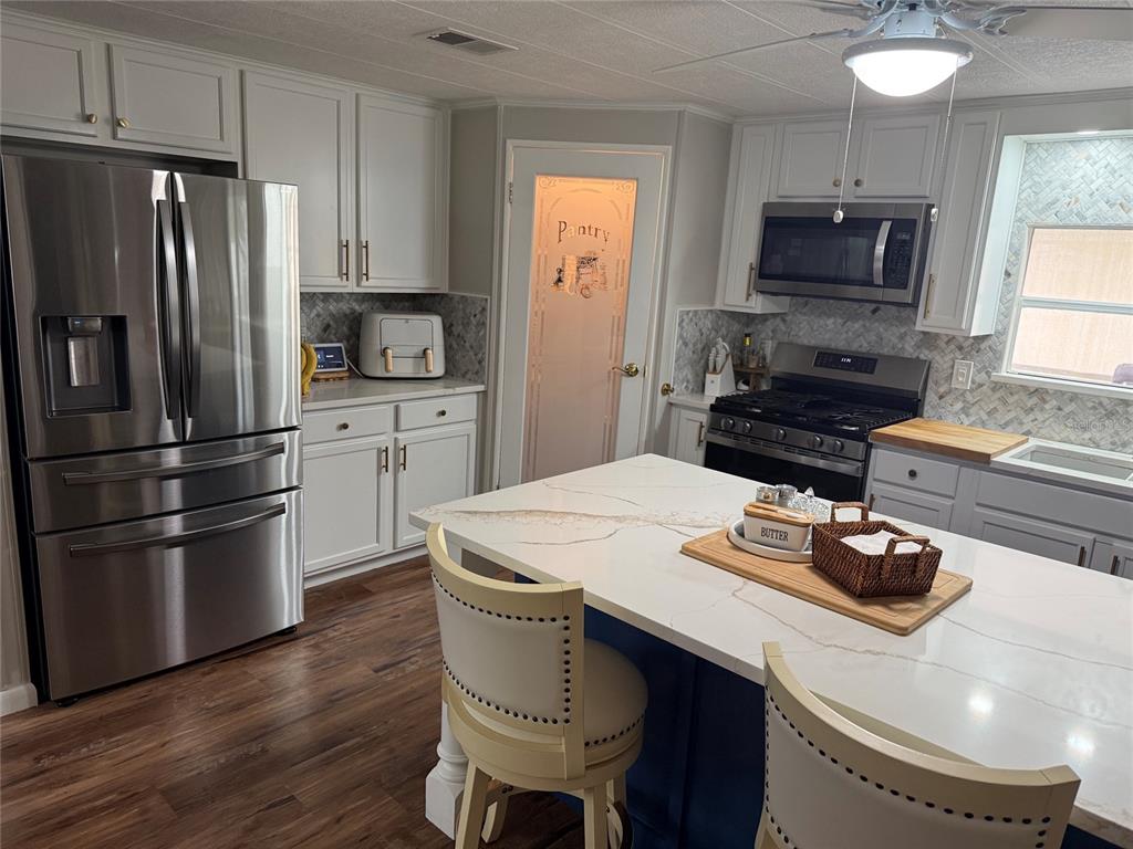 109 N SAINT THOMAS CIRCLE, APOLLO BEACH, FL — photo 2 of 14