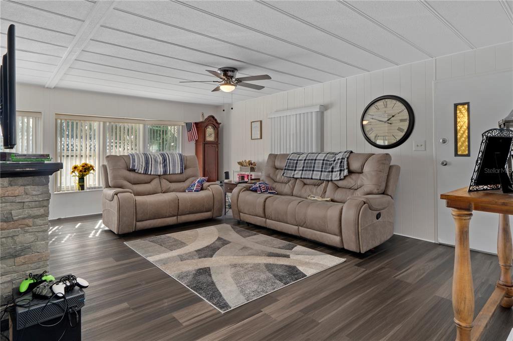 12492 FAIRWAY AVENUE, BROOKSVILLE, FL — photo 5 of 30