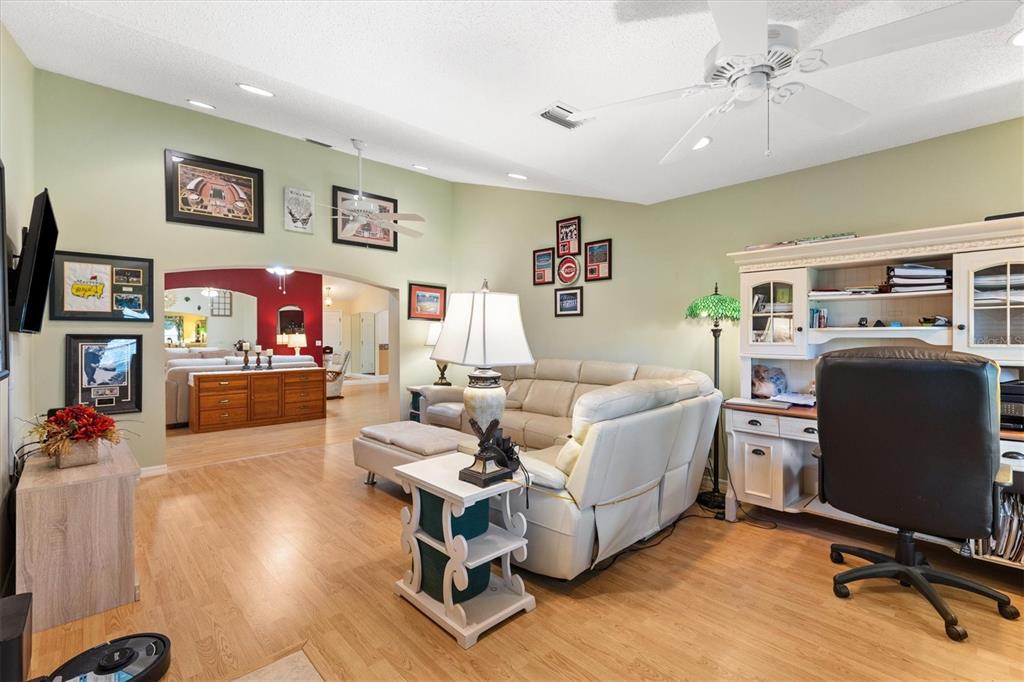 1042 SOLEDAD WAY, THE VILLAGES, FL — photo 5 of 30