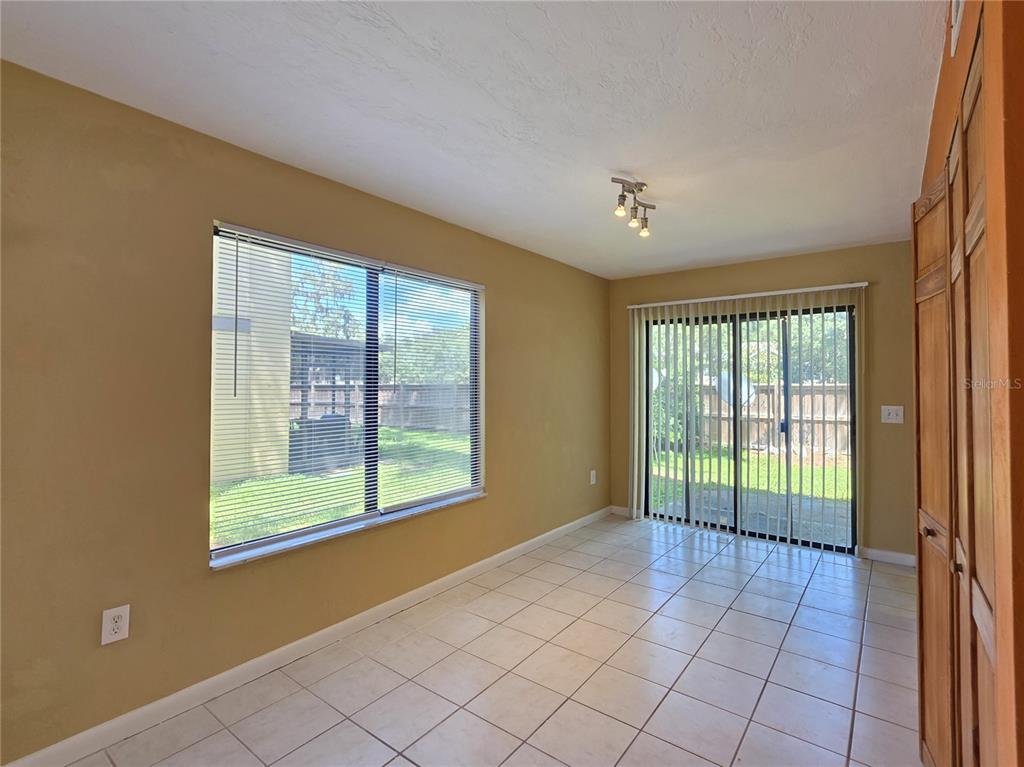 2300 SW 43RD ST UNIT M1, GAINESVILLE, FL — photo 3 of 23