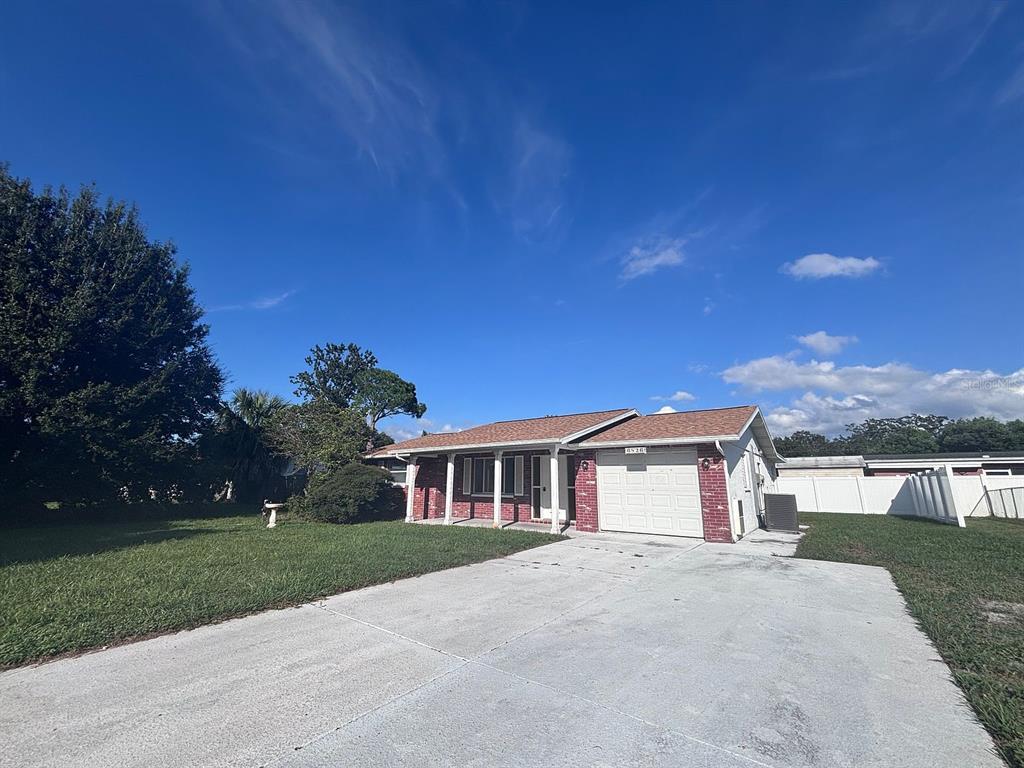 6826 LINGO CT, NEW PORT RICHEY, FL — photo 4 of 33