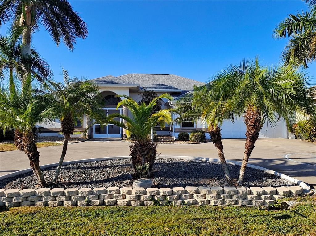 7047 N PLUM TREE