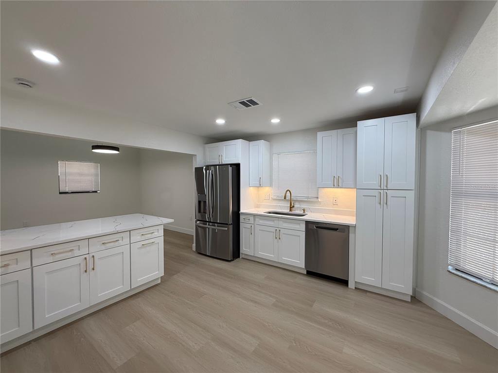 6926 ODONIEL LOOP W, LAKELAND, FL — photo 2 of 31