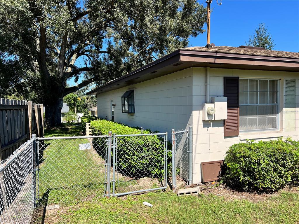125 WHITTIER LANE, WINTER HAVEN, FL — photo 4 of 33