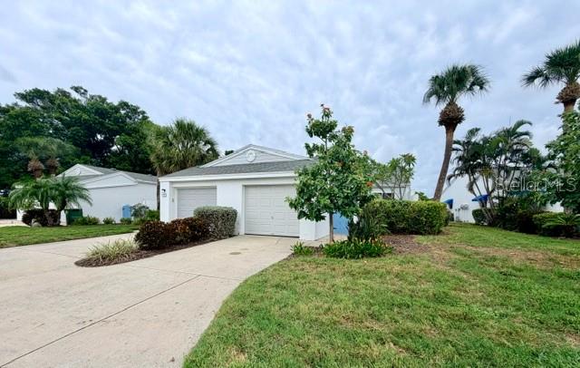 950 WATERSIDE LANE