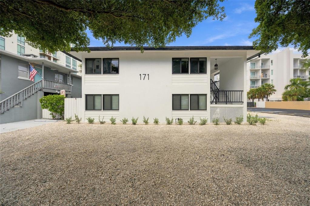 171 GOLDEN GATE POINT, SARASOTA, FL — photo 2 of 30