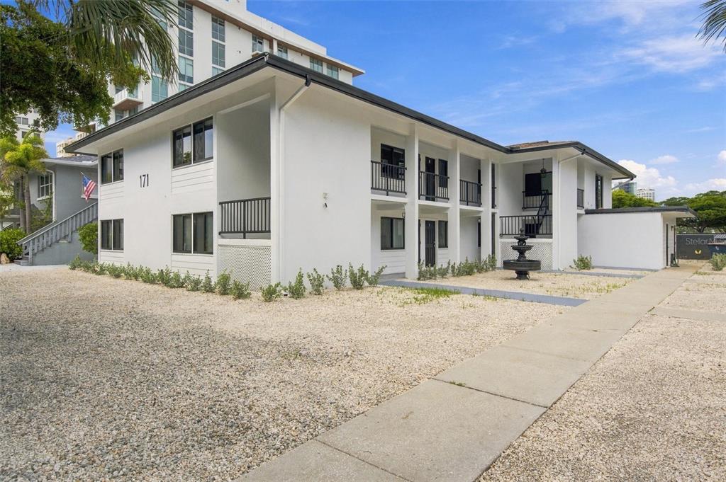 171 GOLDEN GATE POINT, SARASOTA, FL — photo 3 of 30