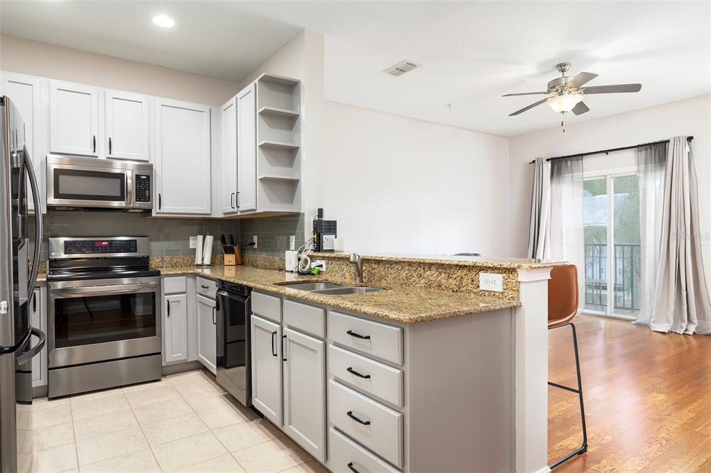 32 W ESTHER STREET UNIT B, ORLANDO, FL — photo 5 of 15