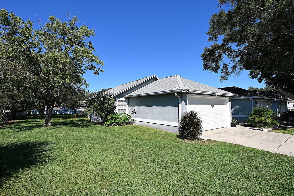 2118 SANDY HOOK, LAKELAND, FL — photo 2 of 39