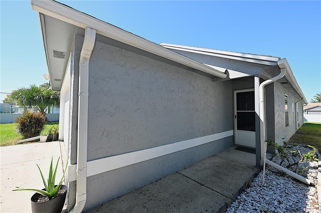2118 SANDY HOOK, LAKELAND, FL — photo 3 of 39