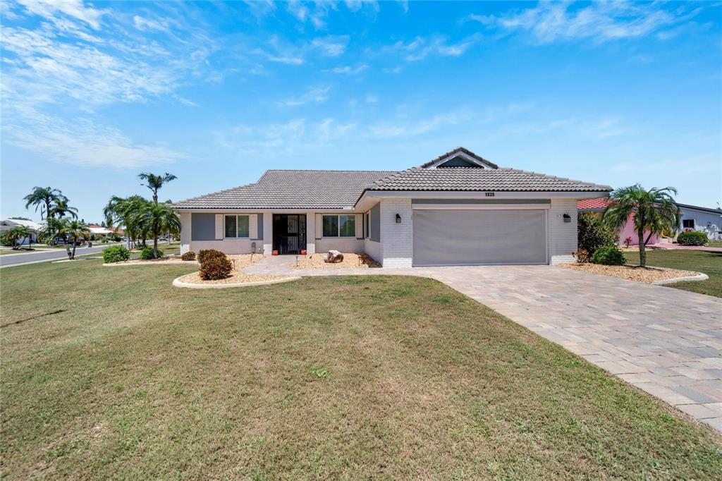 1839 WOLF LAUREL DRIVE, SUN CITY CENTER, FL — photo 2 of 30