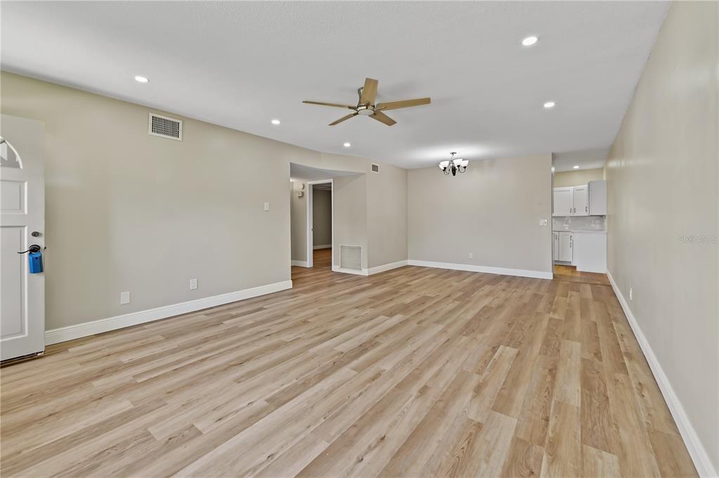 2041 AUSTRALIA WAY W UNIT 15, CLEARWATER, FL — photo 5 of 30