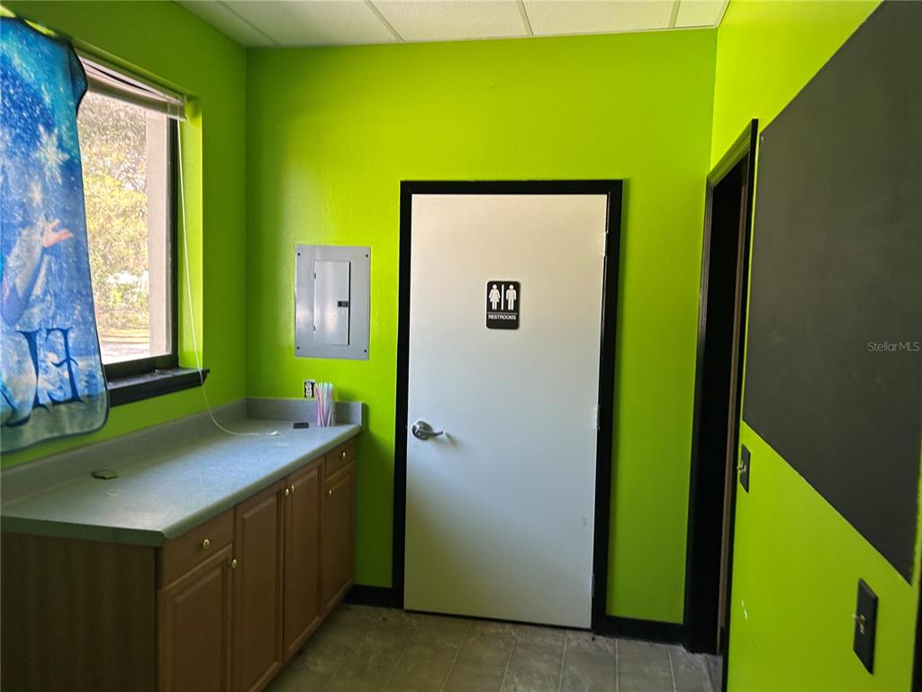 12301 SE US HIGHWAY 441 UNIT D, BELLEVIEW, FL — photo 2 of 4