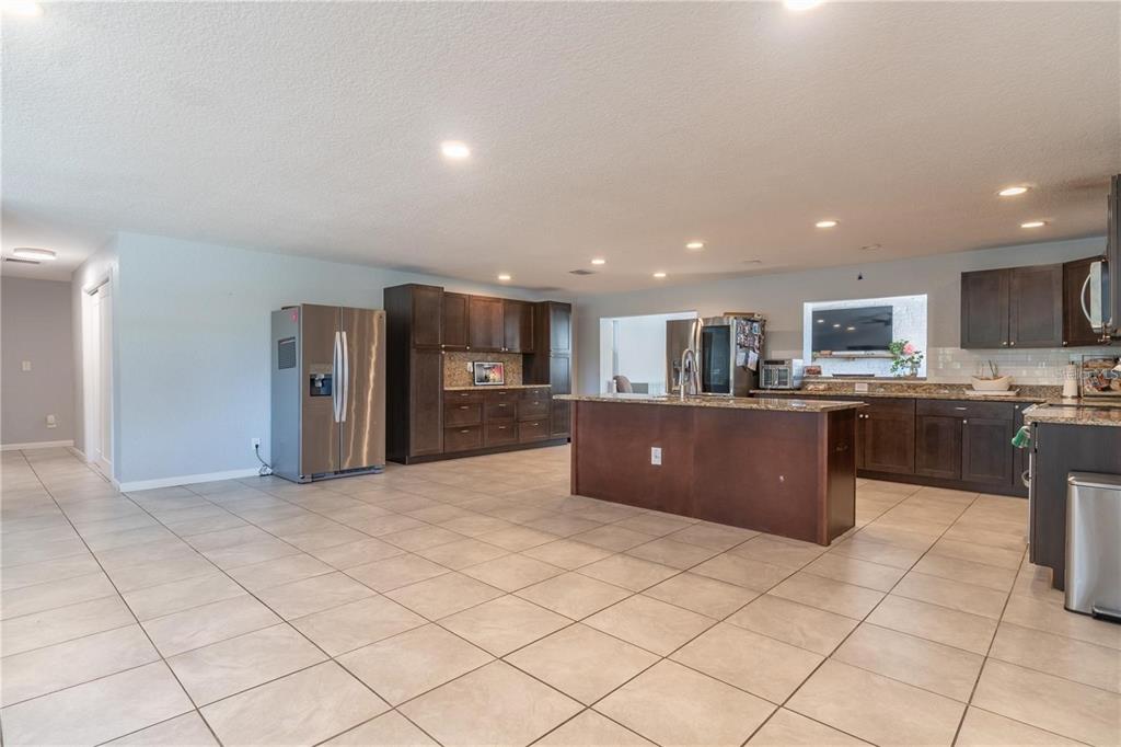 12705 PARK BOULEVARD, SEMINOLE, FL — photo 2 of 29