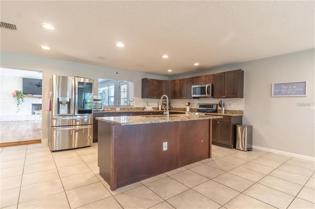 12705 PARK BOULEVARD, SEMINOLE, FL — photo 3 of 29