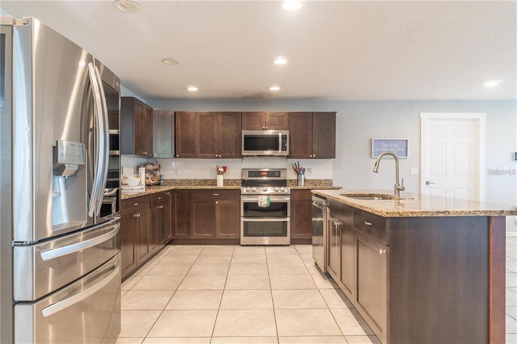12705 PARK BOULEVARD, SEMINOLE, FL — photo 4 of 29