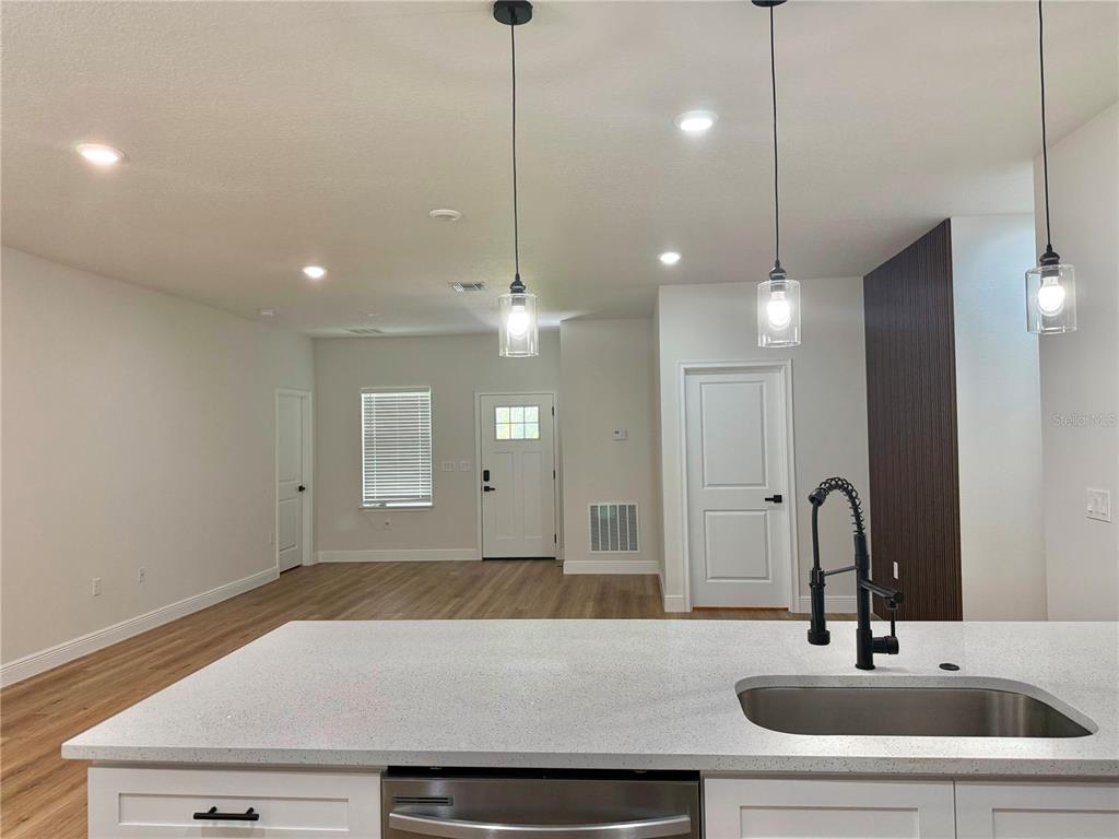 15690 SW 49TH AVENUE ROAD, OCALA, FL — photo 4 of 17
