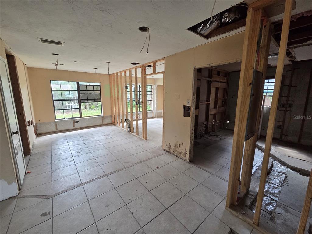 1129 NE 24TH TERRACE, GAINESVILLE, FL — photo 2 of 21