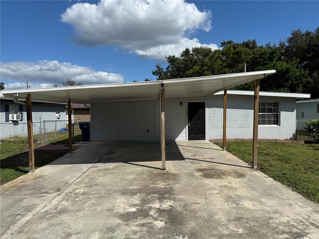 5208 HILL DRIVE