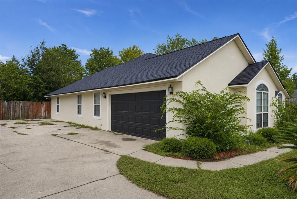 526 NW SAVANNAH CIRCLE, LAKE CITY, FL — photo 2 of 30