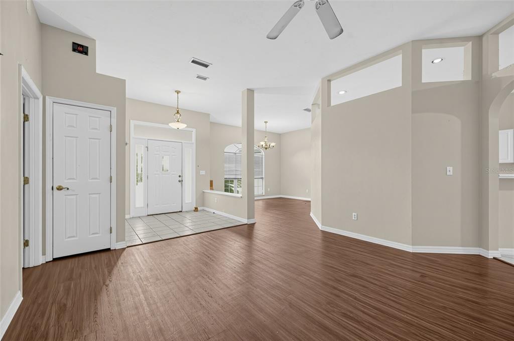 526 NW SAVANNAH CIRCLE, LAKE CITY, FL — photo 3 of 30