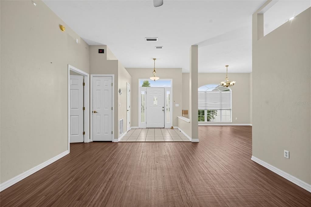 526 NW SAVANNAH CIRCLE, LAKE CITY, FL — photo 4 of 30