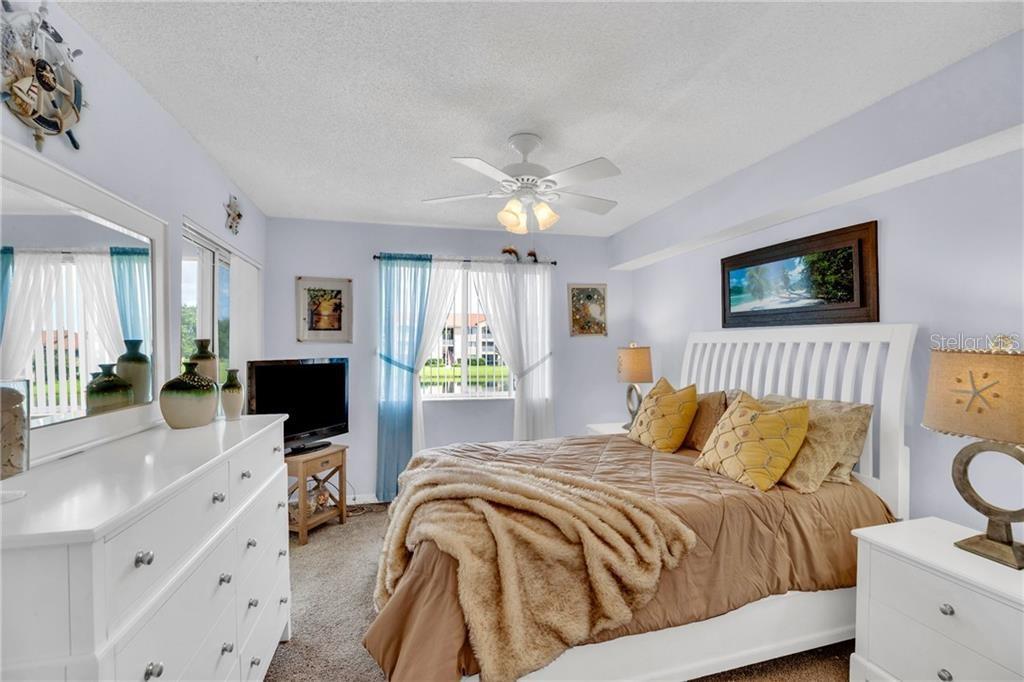 1590 S 42ND CIRCLE UNIT 208, VERO BEACH, FL — photo 5 of 30